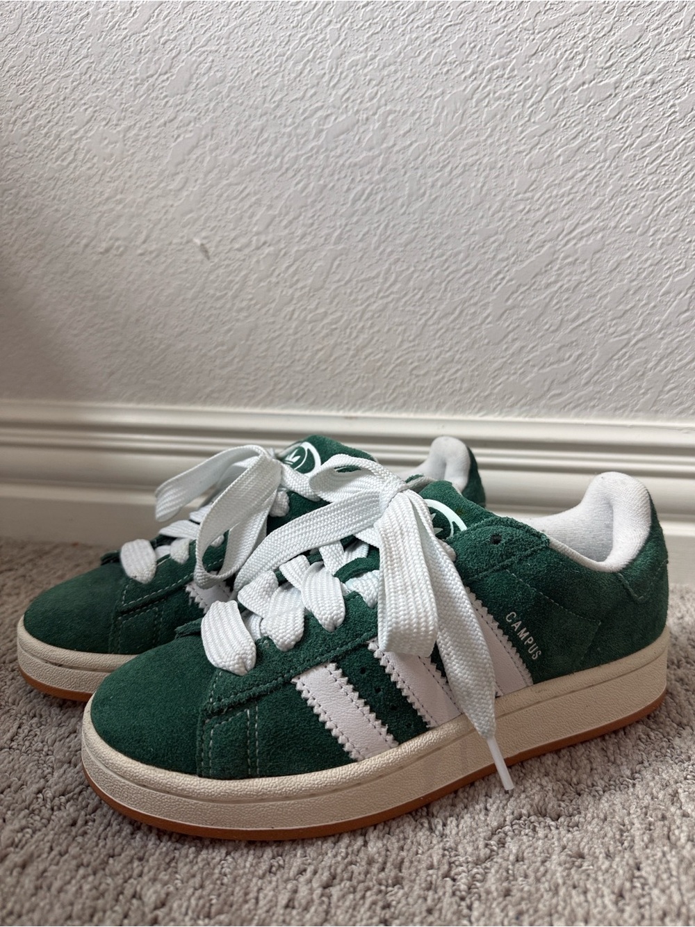 Unisex Adidas Green Campus 00s Sneakers
(Mens 5.5 and Women’s 7)